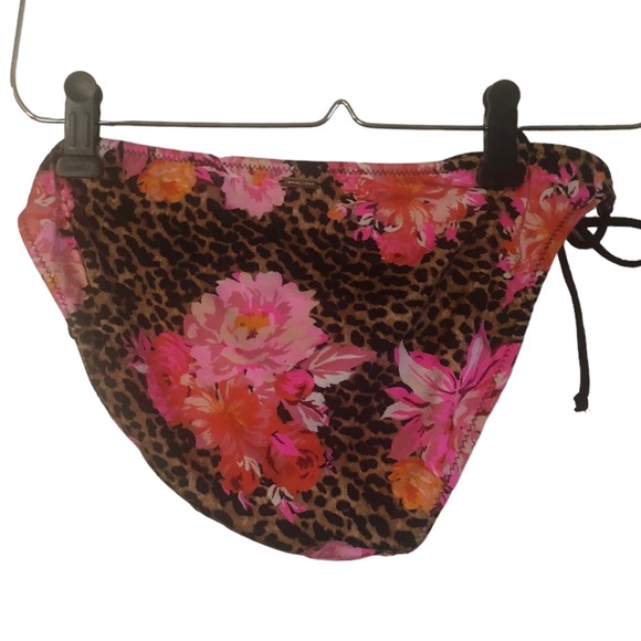 NWT Victoria Secret Bikini Set, 36B & Med bottom - Picture 7 of 9